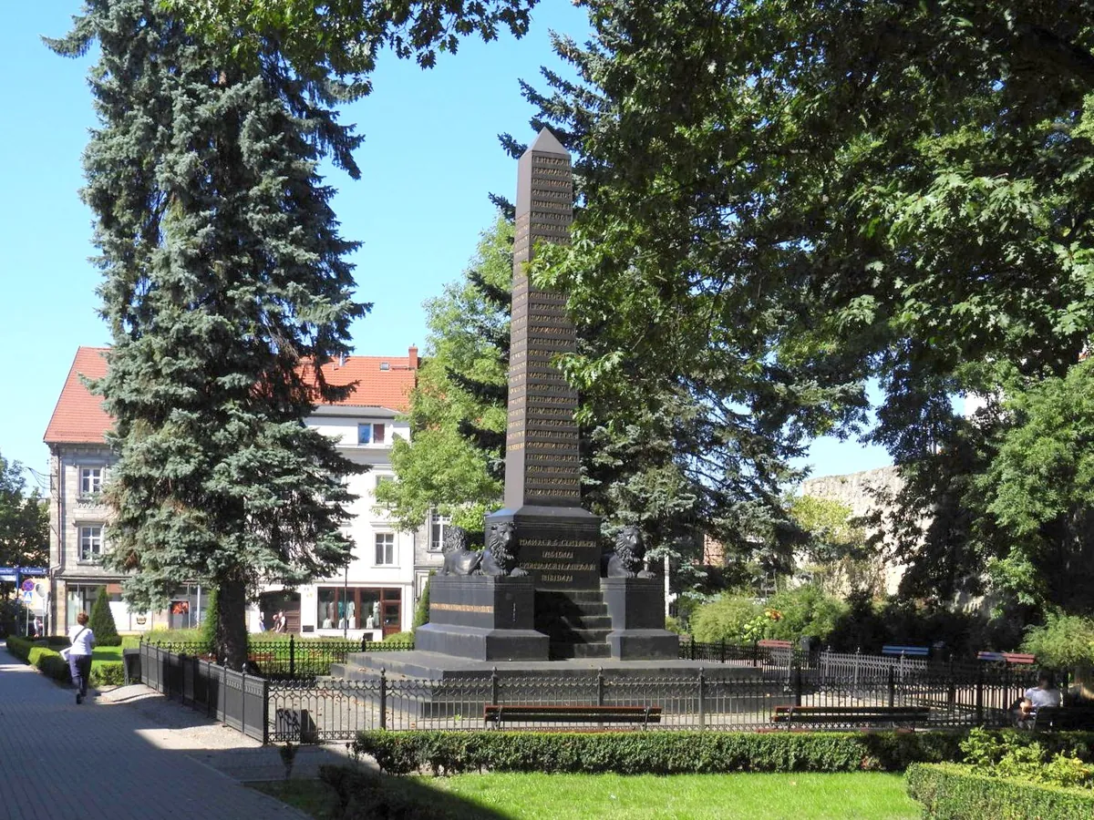 The Kutuzov monument in Bolesławiec, an obelisk among trees